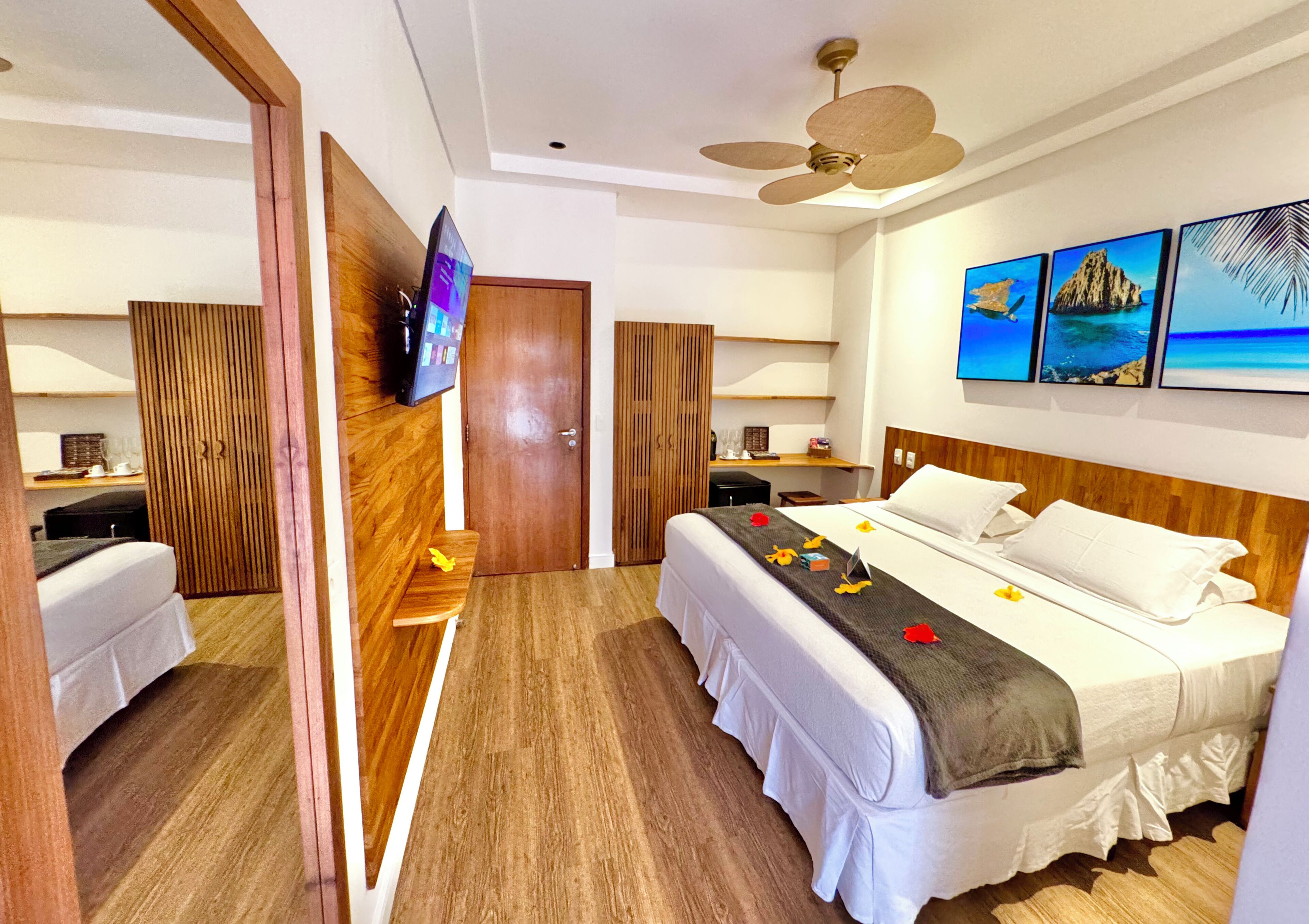 Suite Standard | Premium bedding, minibar, in-room safe, desk