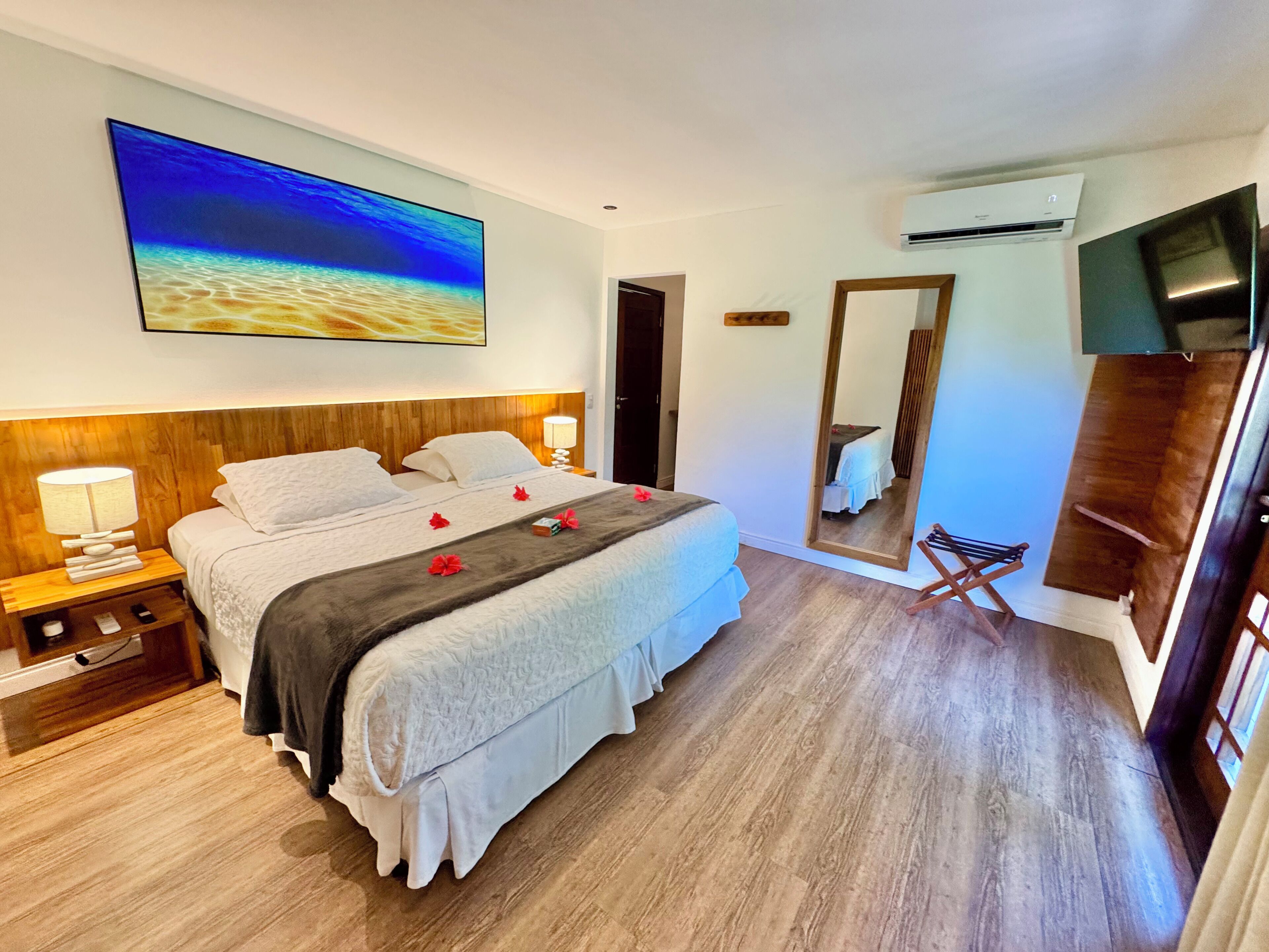 Suite Premium | Premium bedding, minibar, in-room safe, desk