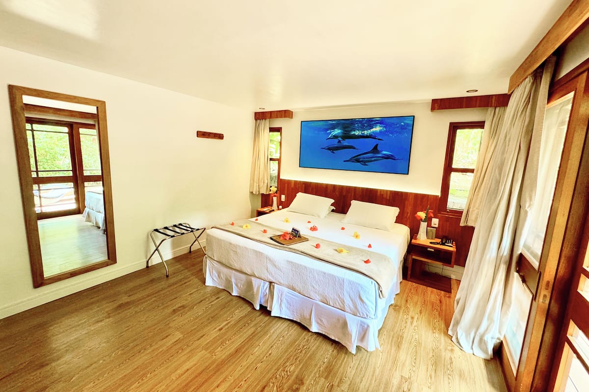 Ropa de cama de alta calidad y minibar