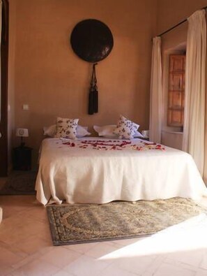 Blackout drapes, iron/ironing board, free cribs/infant beds - Riad Morocco Sky (Marrakech)