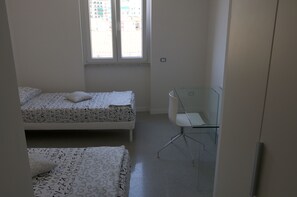 Standard Twin Room, Shared Bathroom, Mountainside