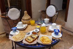 Colazione completa inclusa, servita tutte le mattine