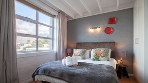 อพาร์ทเมนท์ (2 Bedrooms) | 2 ห้องนอน, ตู้นิรภัยในห้องพัก, พื้นที่ทำงานแบบใช้แล็ปท็อป