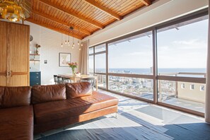 Interior detail - Chamonix 16 by CTHA (Cape Town)