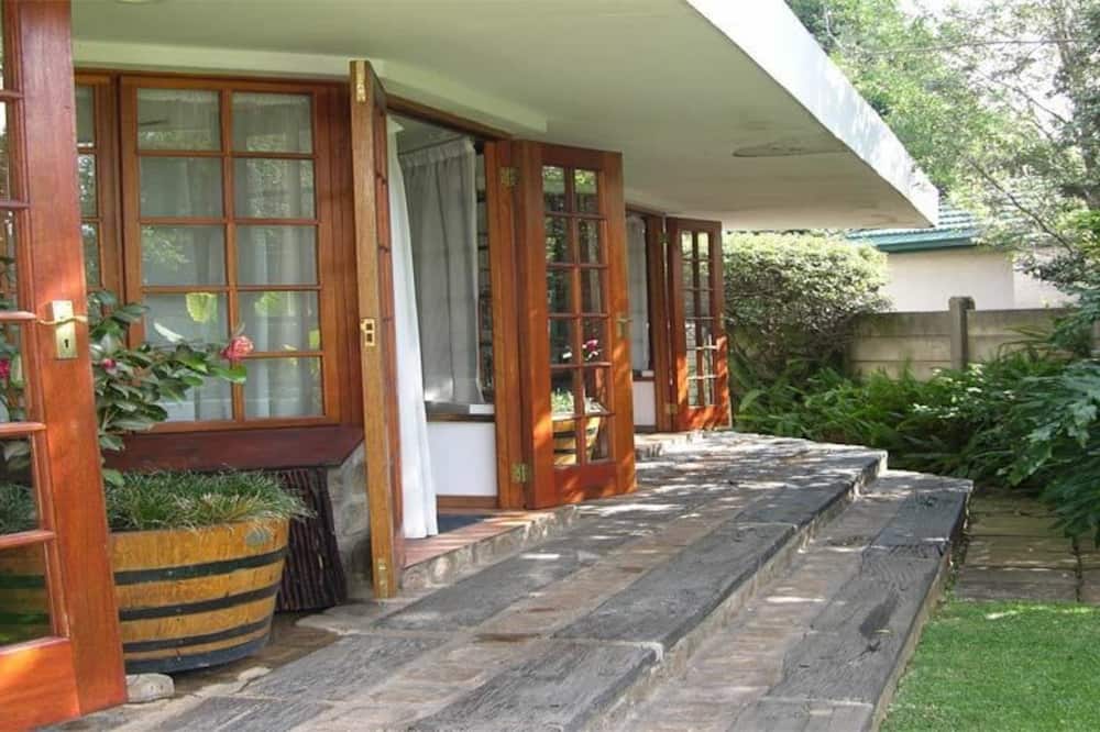 Cosy Den B&B Luxury Guest House Style