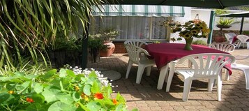 Desayuno continental diario (ZAR 50 por persona)