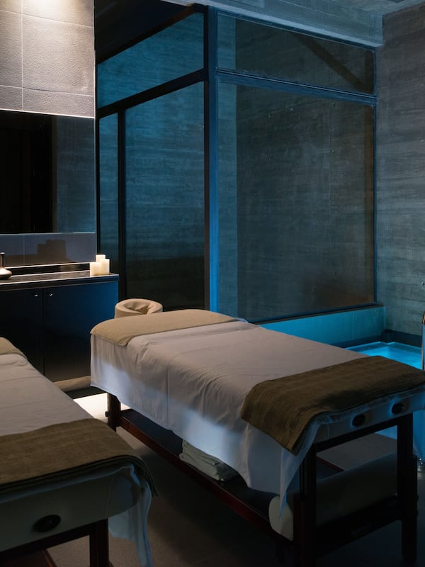 Couples treatment rooms, sauna, hot tub, steam room, body treatments