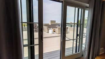 Luxury Loft, 2 Bedrooms, Balcony, Harbour View | Terrace/patio