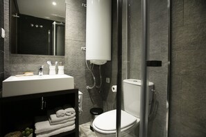 Studio, Meerblick | Badezimmer | Dusche, Haartrockner, Handtücher, Seife