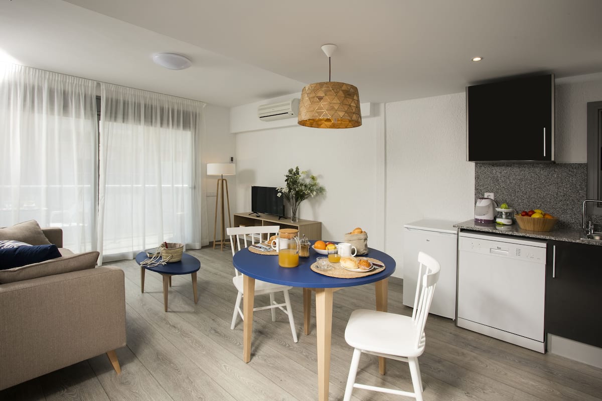 Apartment, 1 Bedroom | Living room