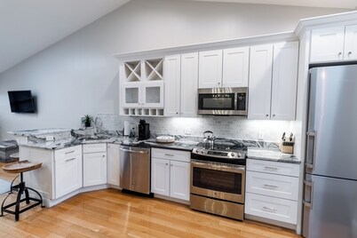 The Newport Lofts - 359 Thames Street