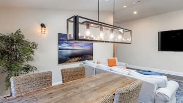 Luxury Apart Daire, 3 Yatak Odası, Banyolu/Duşlu | Odada yemek servisi