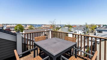 Luksus-lejlighed - 3 soveværelser - balkon - udsigt til havn | Terrasse/gårdhave