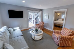 Living area - The Newport Lofts - 617 Thames Street (Newport)