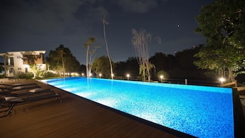 Outdoor pool, pool loungers