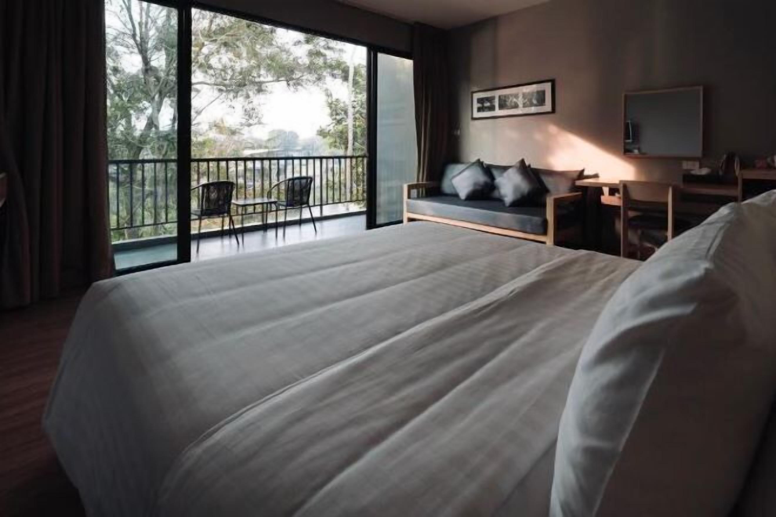 Desk, blackout drapes, free WiFi