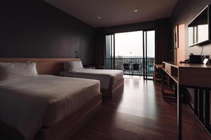 Desk, blackout drapes, free WiFi - Riverawan Hotel - SHA Extra Plus (Chanthaburi)
