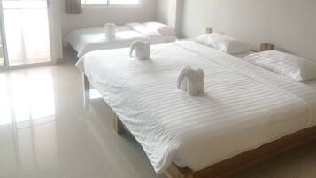 Desk, blackout drapes, free WiFi