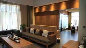 Minibar, in-room safe, desk, blackout curtains