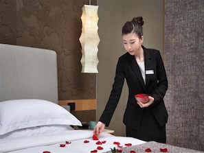 Premium bedding, free minibar, in-room safe, desk