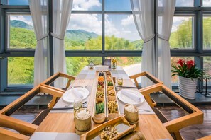 Breakfast, lunch and dinner served - Planet Zero Retreat (Huzhou)