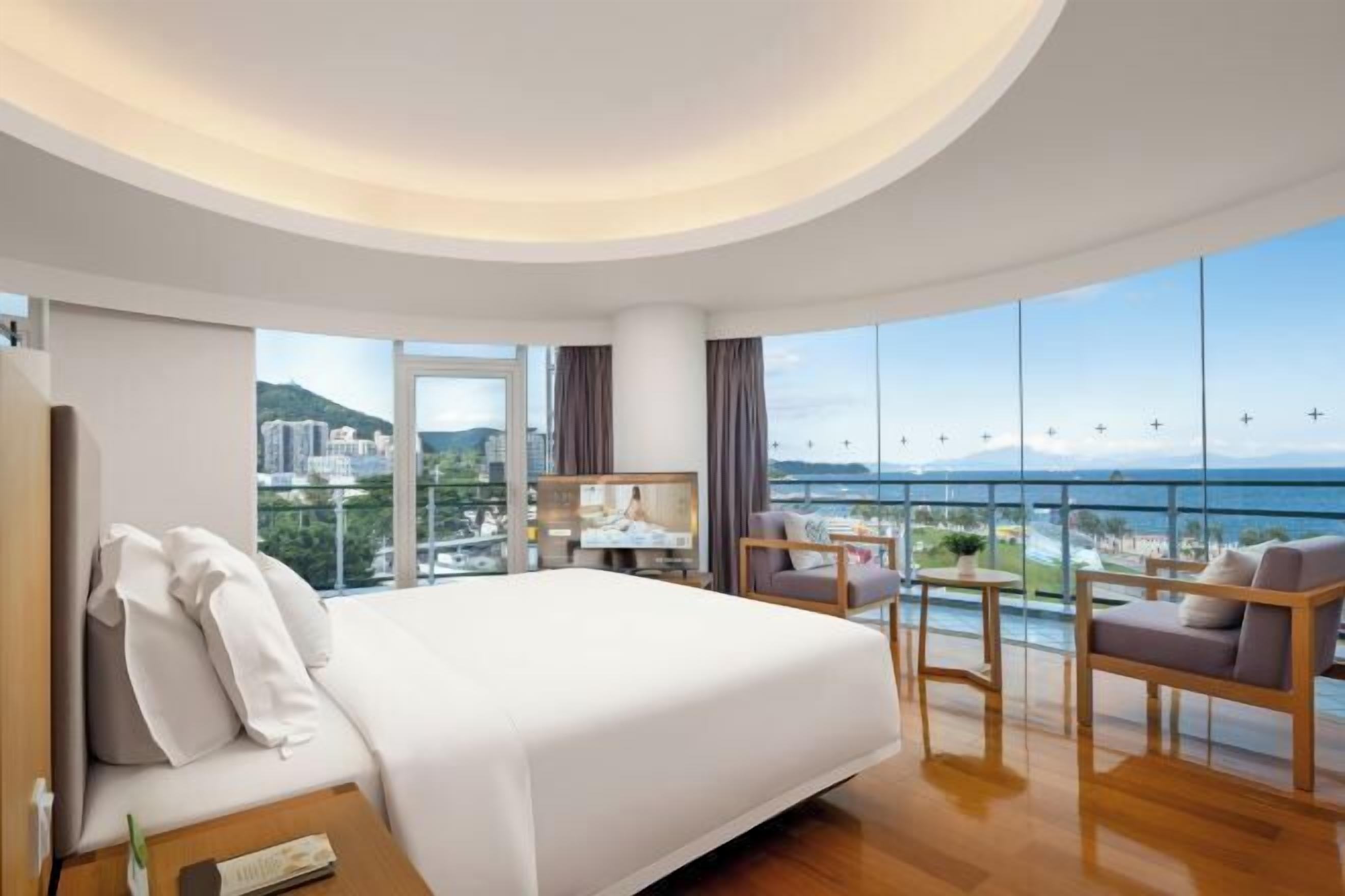 Ropa de cama de alta calidad, minibar, caja fuerte y escritorio
