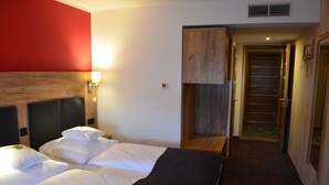 Literie de qualité supérieure, coffres-forts dans les chambres, bureau