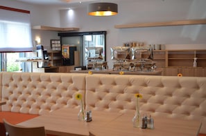 Unclassified image, 4 of 44, button - Premier Inn Lindau (Lindau)