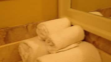 Appartamento Luxury, 2 camere da letto, 2 bagni, vista città | 2 camere, biancheria in cotone egiziano