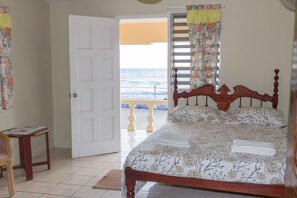 Quarto casal econômico, 1 quarto, vista para o mar | 1 quarto, roupas de cama premium, berços (sobretaxa), Wi-Fi de cortesia