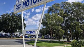 Fachada de la propiedad