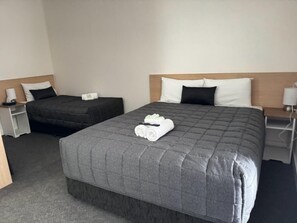 Deluxe-værelse med 2 enkeltsenge | 1 soveværelse, individuel indretning, skrivebord