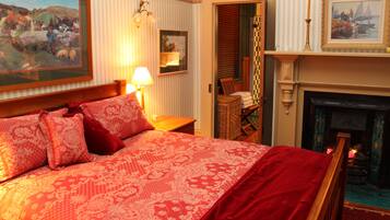 Premium bedding, free minibar, desk, soundproofing