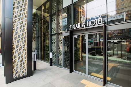 Property entrance. SOLARIA NISHITETSU HOTEL Busan