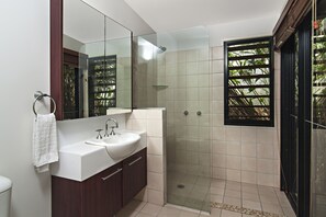 Maison, 4 chambres | Salle de bain