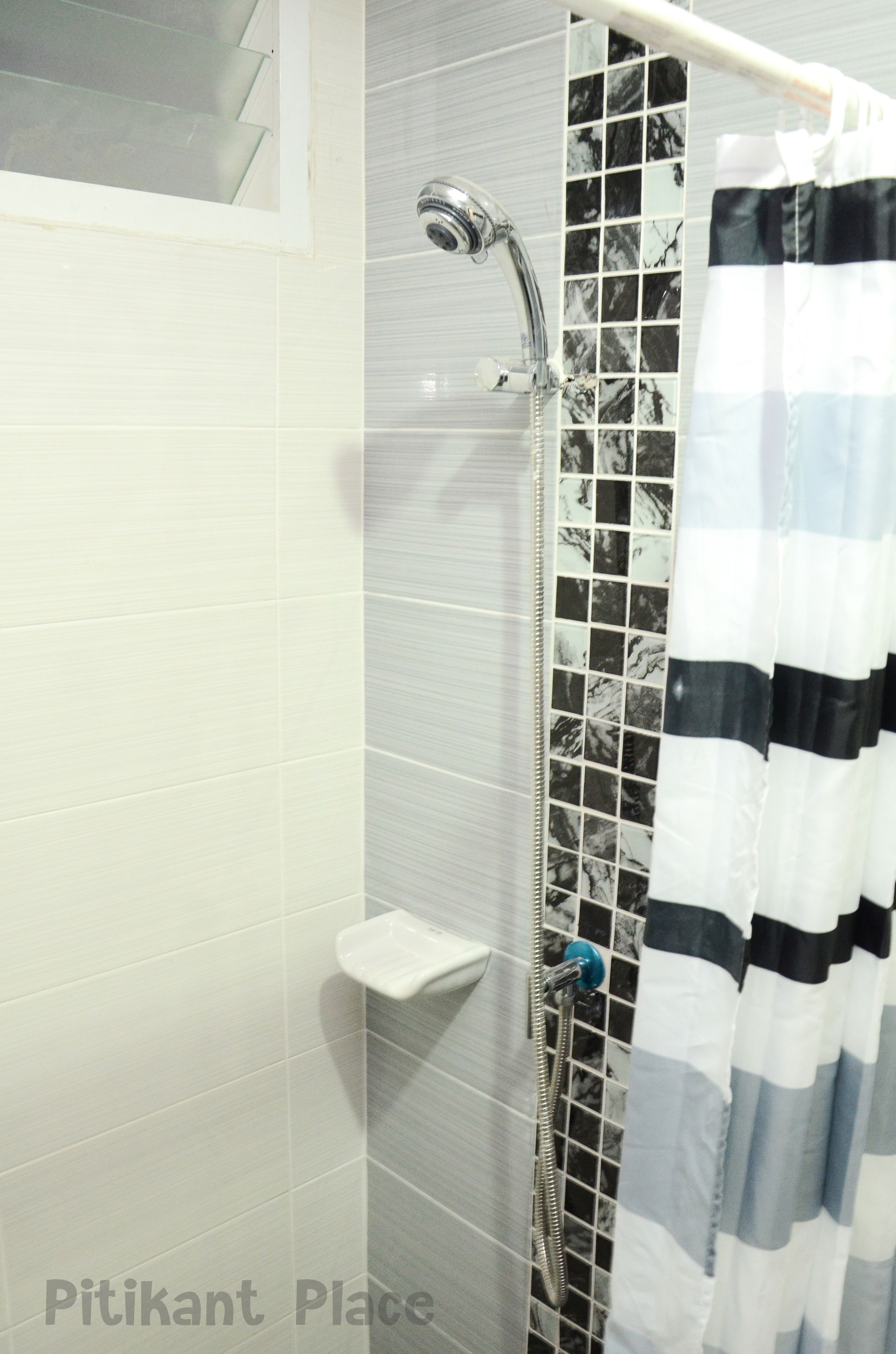 deluxe room | bathroom | shower, free toiletries, hair dryer, towels