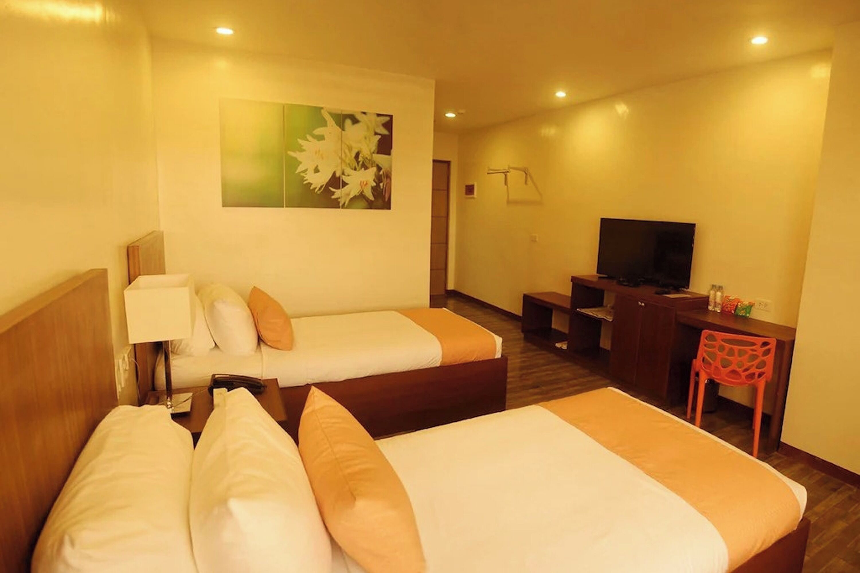 standard twin room | 1 bedroom, desk, free wifi, bed sheets