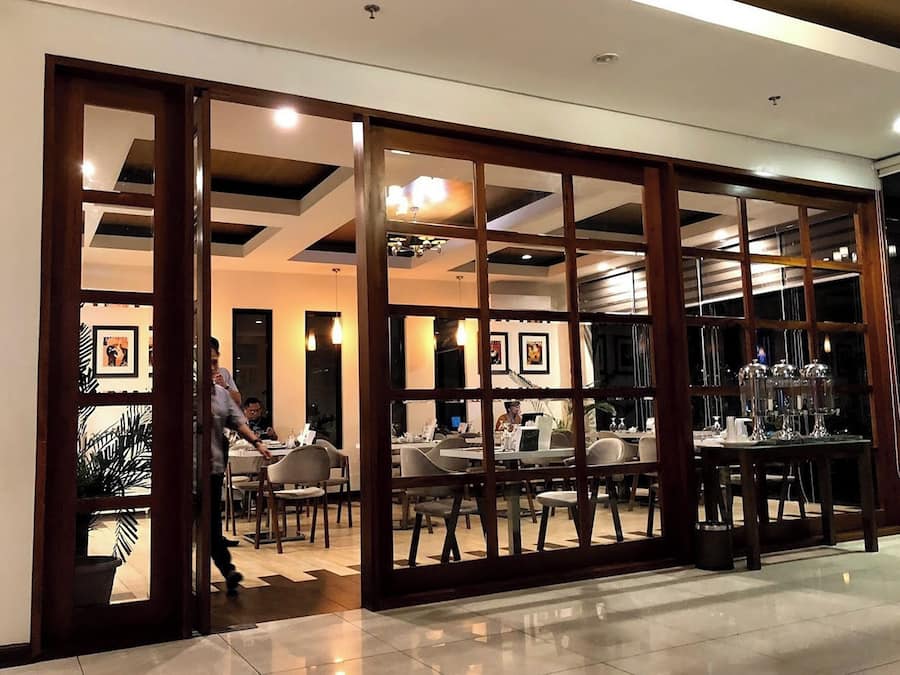 Breakfast, lunch, dinner served; local and international cuisine