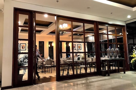 Breakfast, lunch, dinner served; local and international cuisine . Verjandel Hotel