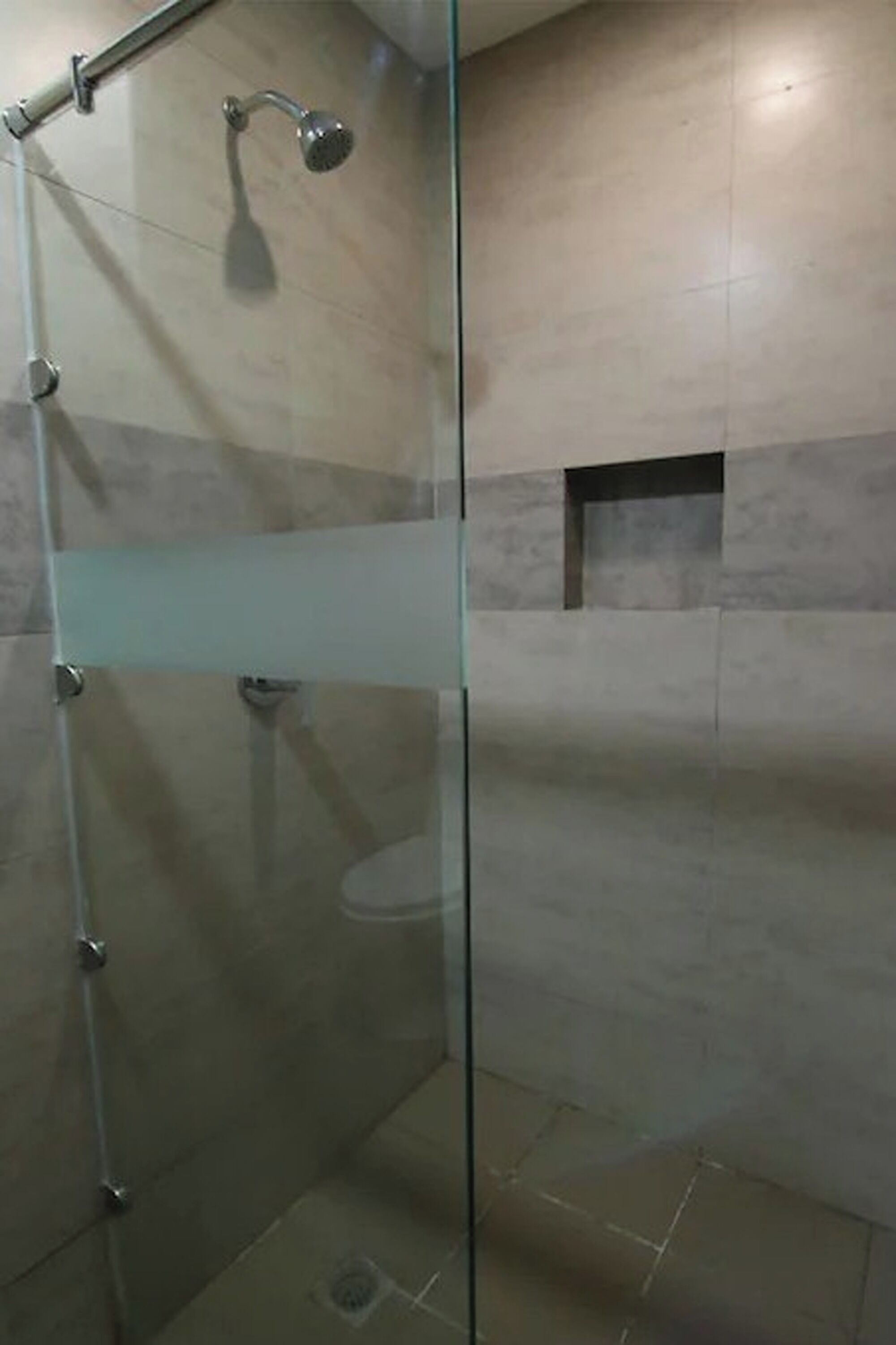 deluxe room | bathroom | shower, free toiletries, hair dryer, slippers