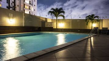Outdoor pool, pool umbrellas, sun loungers