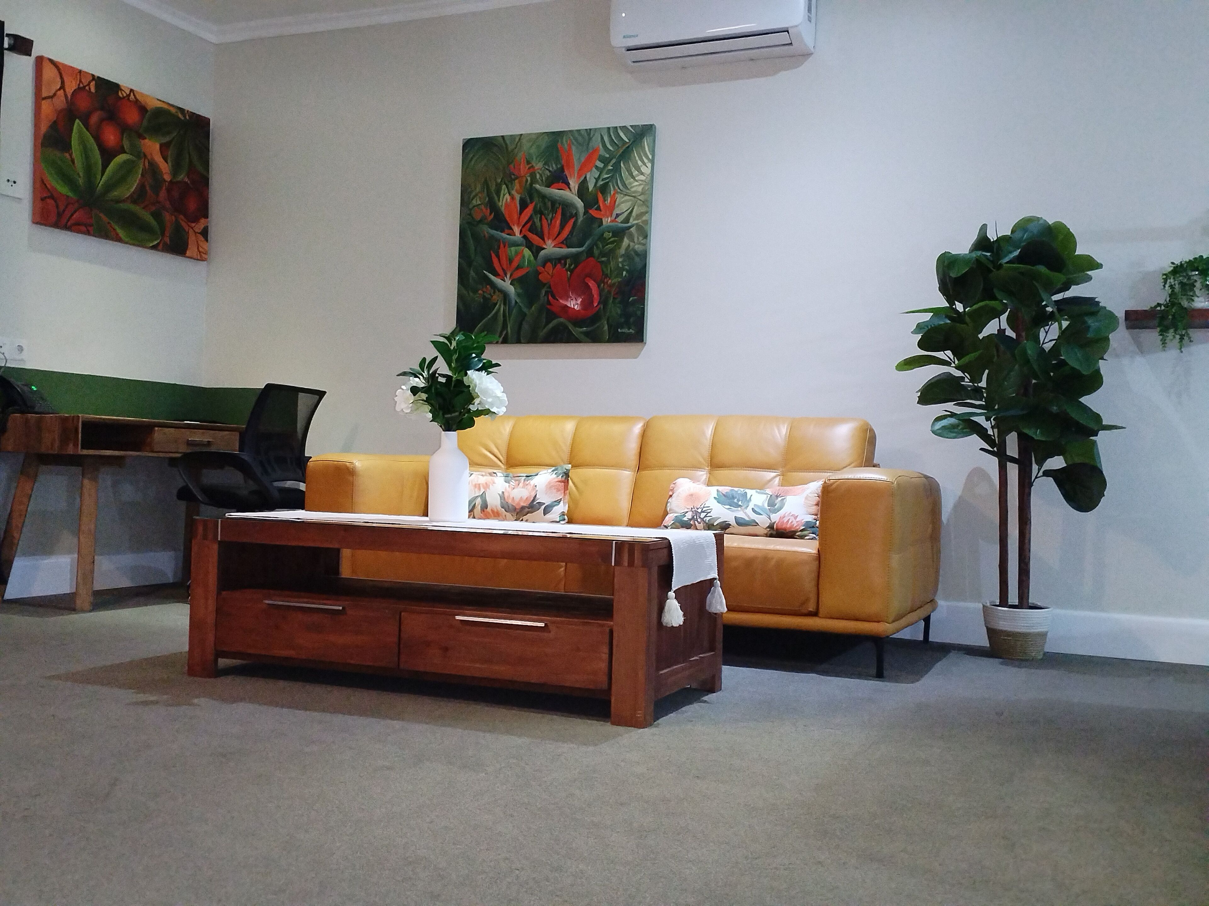 executive suite | living area | 43-inch flat-screen tv with satellite channels