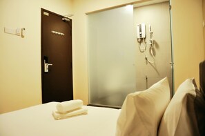 Tabla de planchar con plancha y wifi gratis