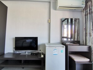 Quarto duplo luxo, 2 camas de solteiro | Wi-Fi de cortesia