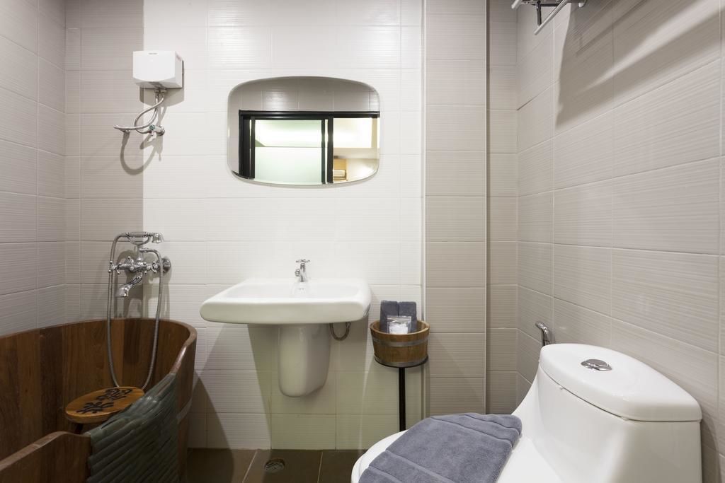 deluxe twin bed | wifi