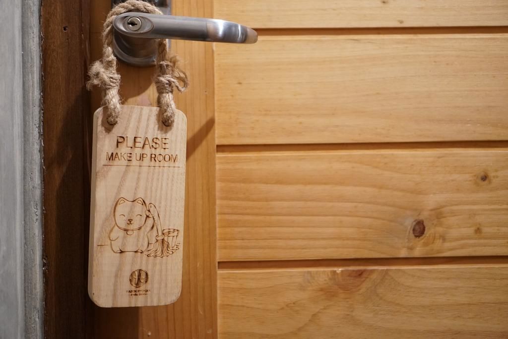 deluxe twin bed | wifi