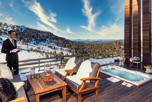 Luksushuvila, 4 makuuhuonetta, vuoristonäköala | Terassi/patio