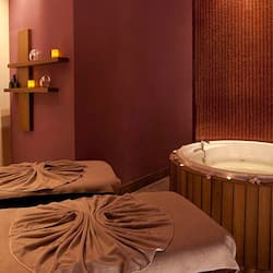 Sauna, bain à remous, hammam, hammam, soins du visage