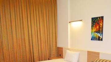 Single Bed Room | In-room safe, blackout drapes, soundproofing