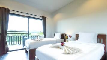 Deluxe Room | Minibar, rollaway beds, free WiFi
